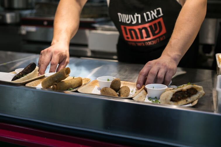Blind tasting 3D printed alternative meat: ‘It tastes and feels like meat’