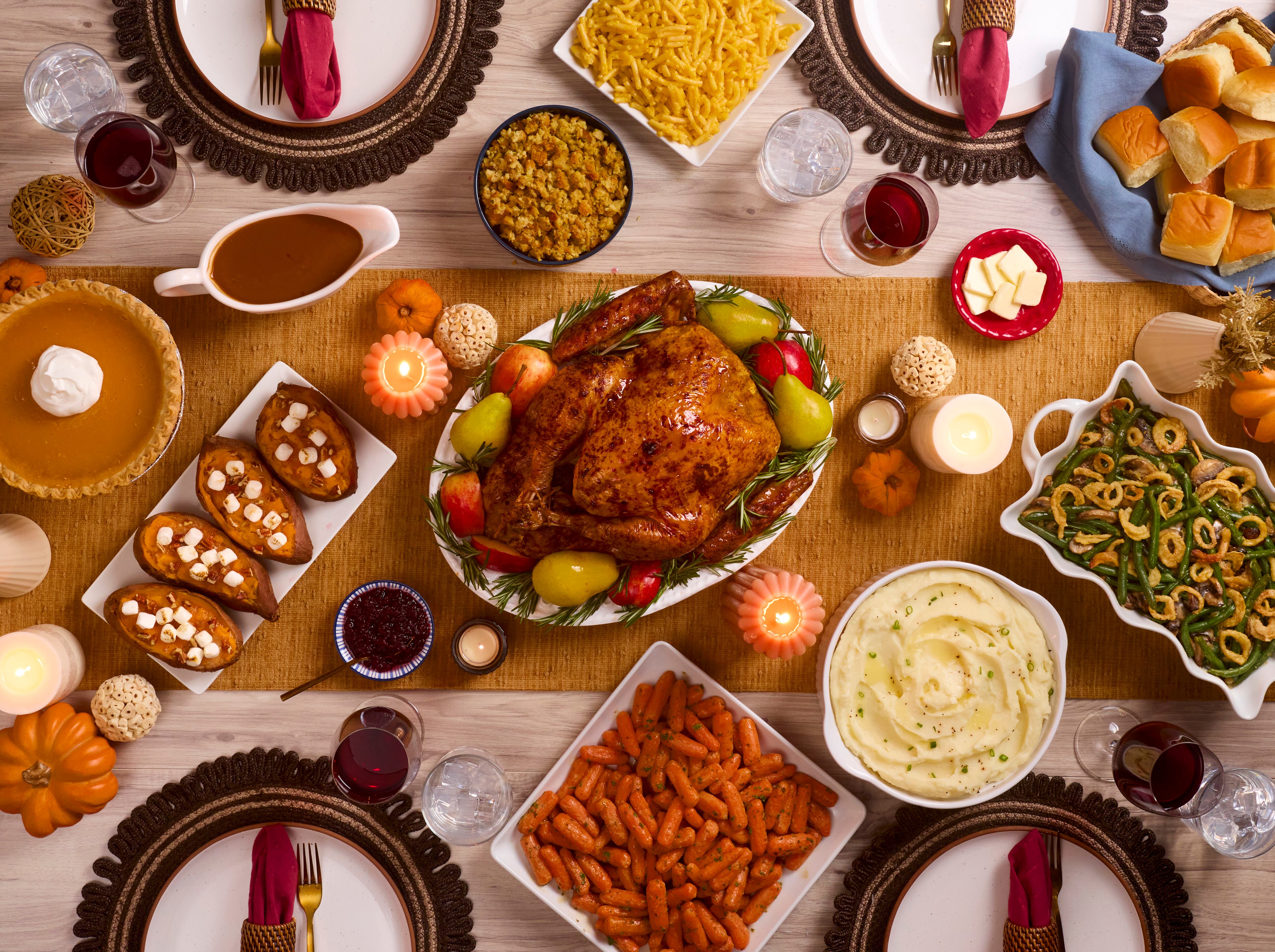 Thanksgiving table