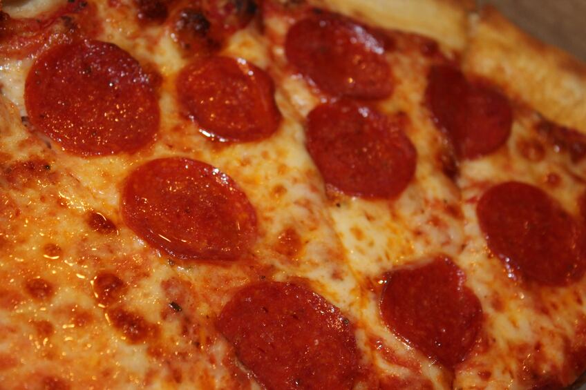 greasy-pizza-oil-fat-unhealthy-Copyright-julie_bartoo.jpg