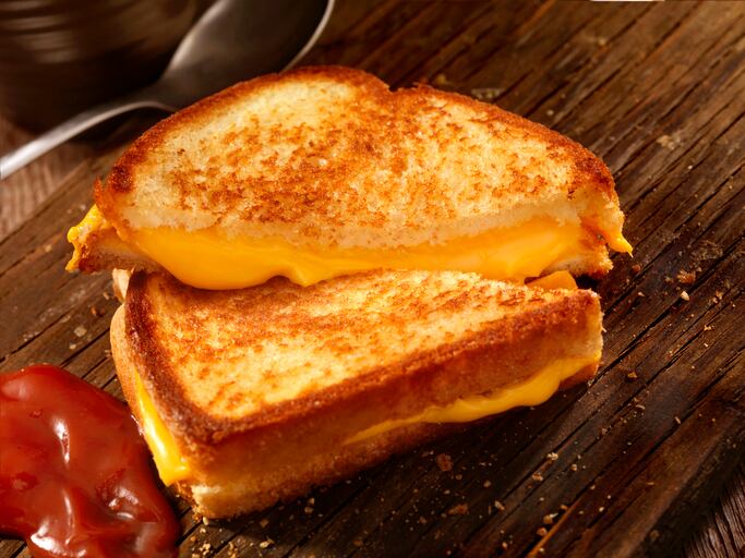 Kraft Heinz eschews deep discounts to offset price hikes in favor of investing in marketing, R&D