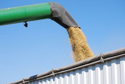 Soy-harvest-credit-UnitedSoybeanBoard.jpg