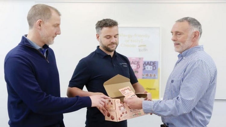 A Robotic Case Packer for New E-commerce Avenues