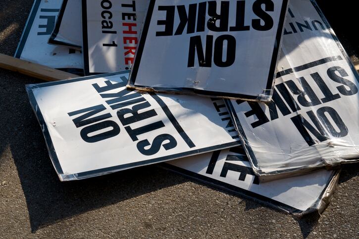 Mondelez-union-tentatively-propose-contract-to-end-strike-at-Nabisco-bakeries-distribution-facilities.jpg