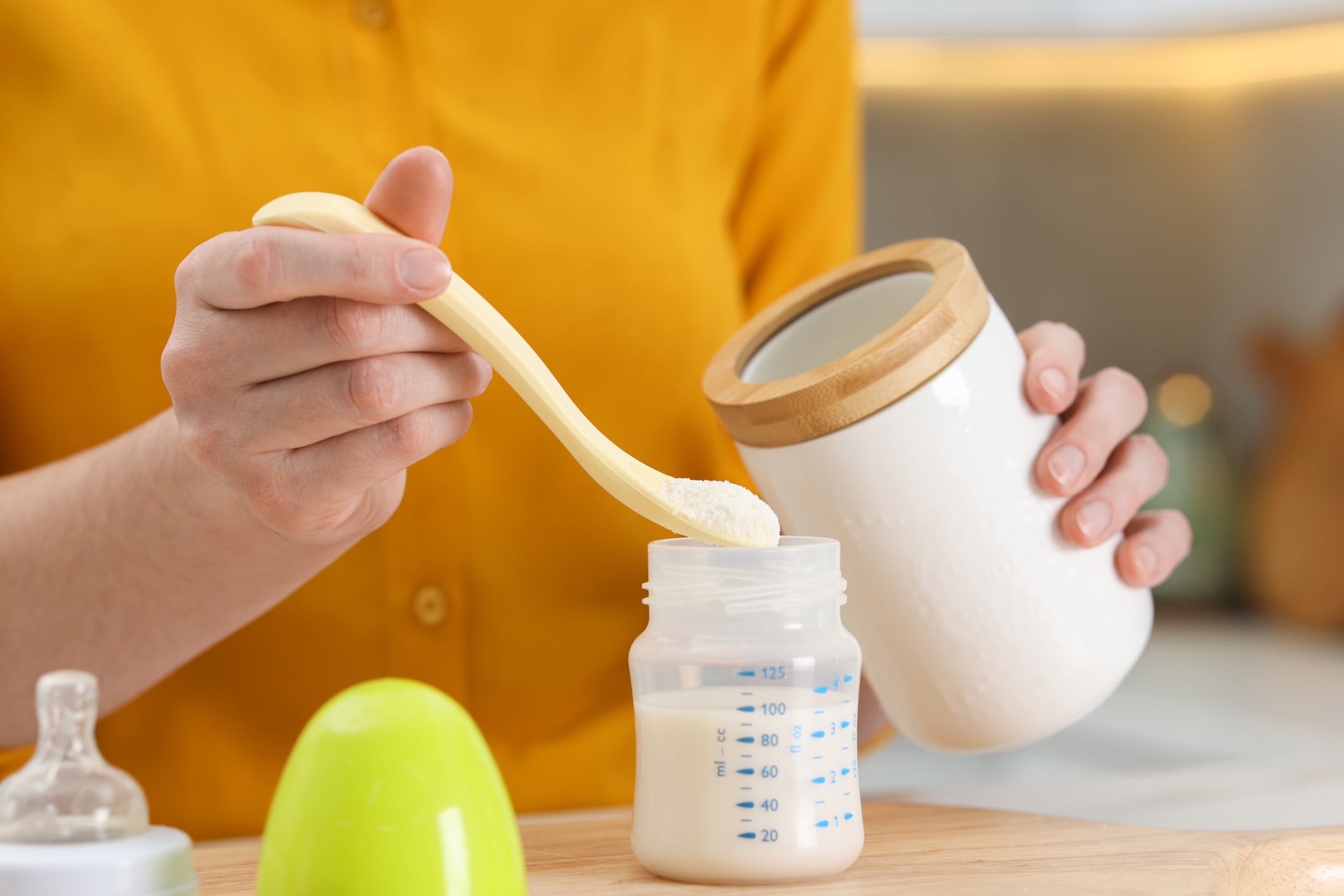 Infant formula products on retail shelves were among more than 300 samples tested by FDA in its largest contaminant analysis to date