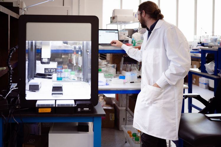 Shiru-laboratory.jpg