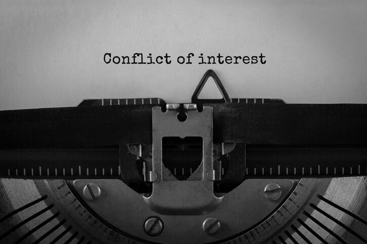conflict-of-interest-bias-lobbying-mistrust-Michail_Petrov-96.jpg