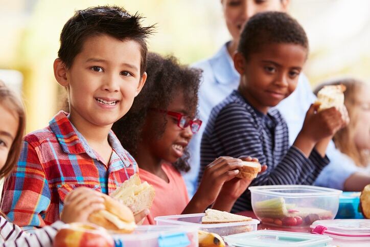Experts urge industry to work with schools to improve kids’ meals even as standards are rolled back