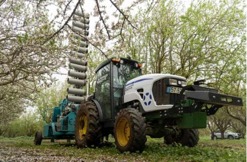 Edete Precision Technologies for Agriculture: Artificial pollination