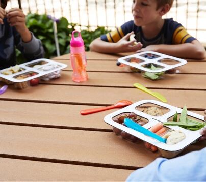 kids-at-lunch-wise-apple.jpg