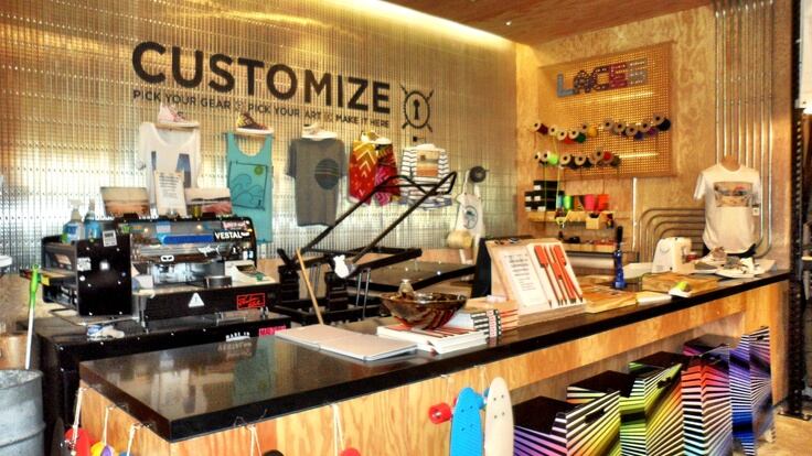 Nike_salvation_Store_customize.jpg