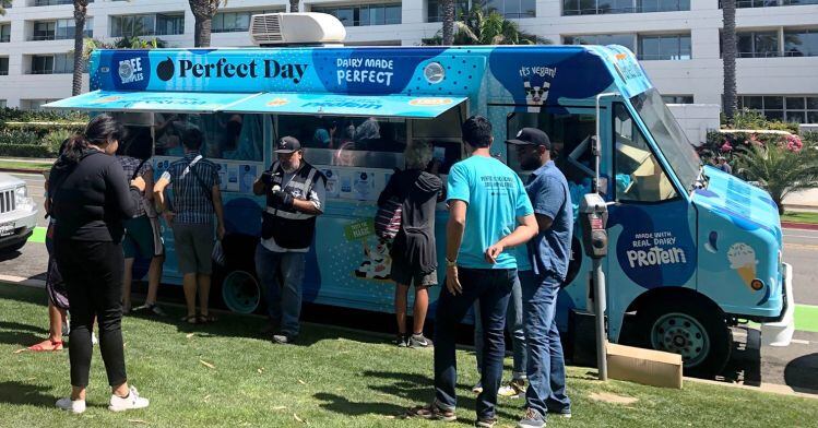 Sampling-Perfect-Day-ice-cream-in-Los-Angeles.jpg