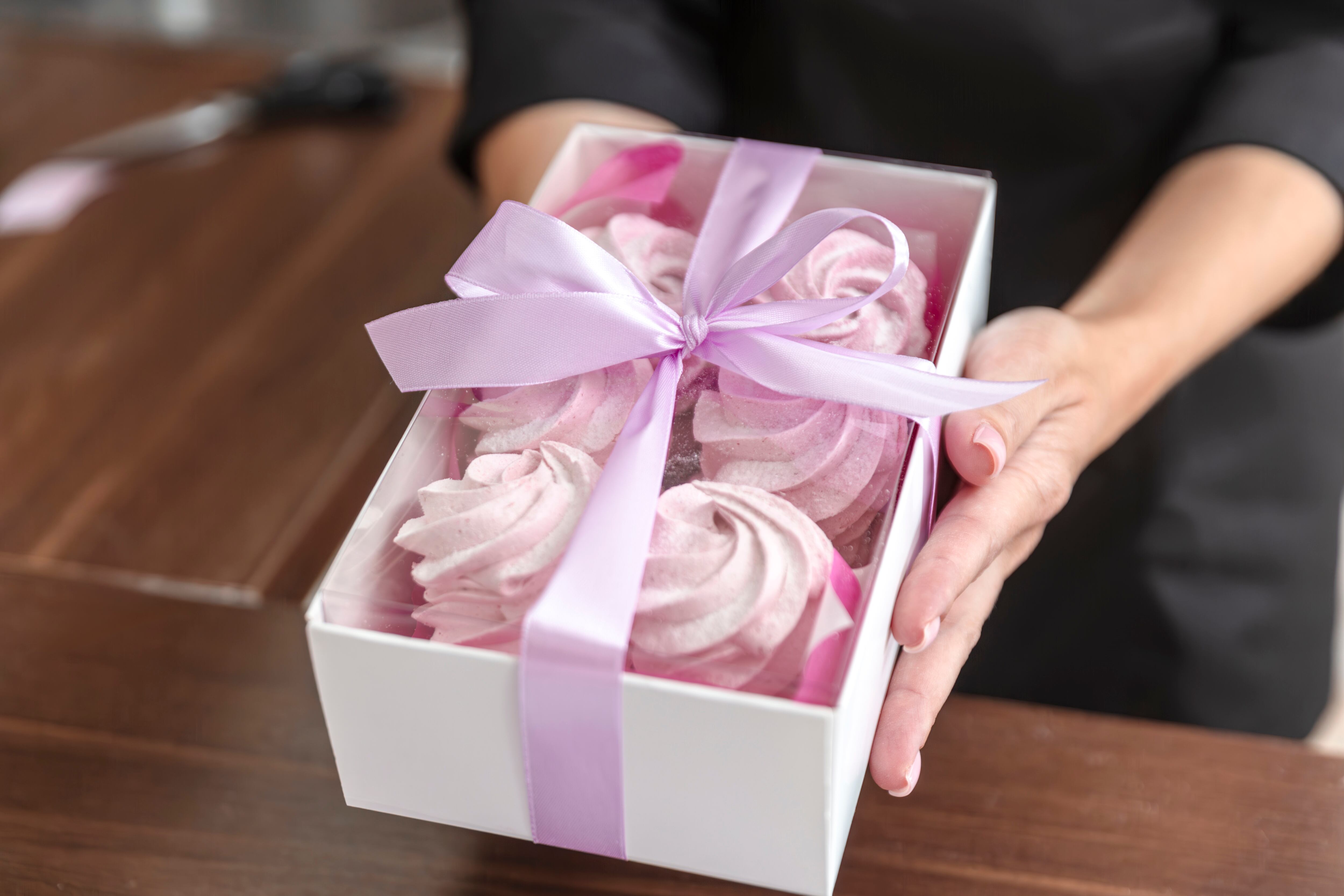 Luxury packaging for baked goods