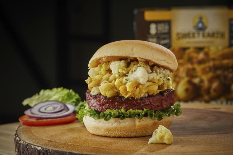 awesome-burger-picture-hardy-wilson.jpg