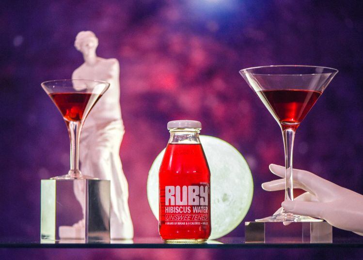 Ruby hibiscus water: naturally sweet, with zero sugar?