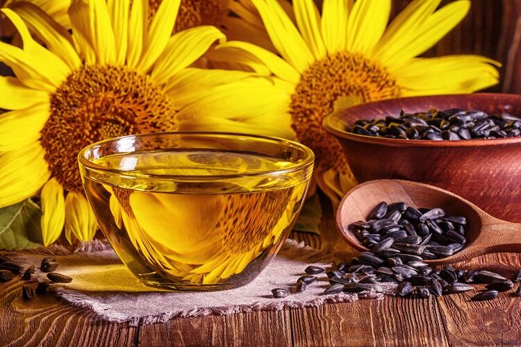Seed-oils-sunflower-GettyImages-rustamank.jpg