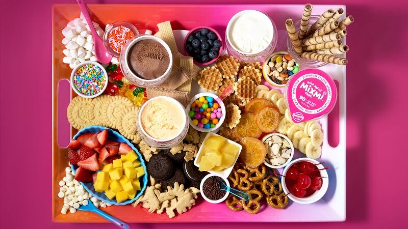 Rae-Foods-rebrands-frozen-yogurt-to-grow-in-natural-channels-sprouts-go-pink-with-Susan-G.-Komen.jpg