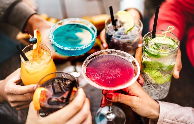 Food-Colouring-Cocktails-GettyImages-ViewApart.jpg
