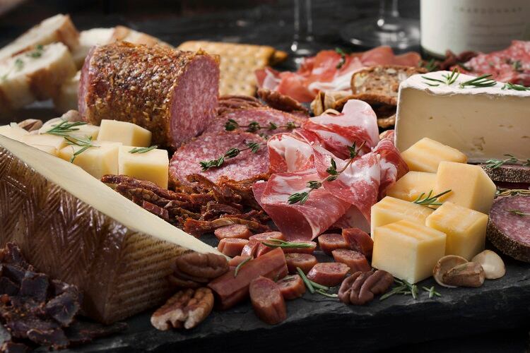 Processed-meats-and-cheeses-GettyImages-LauriPatterson.jpg