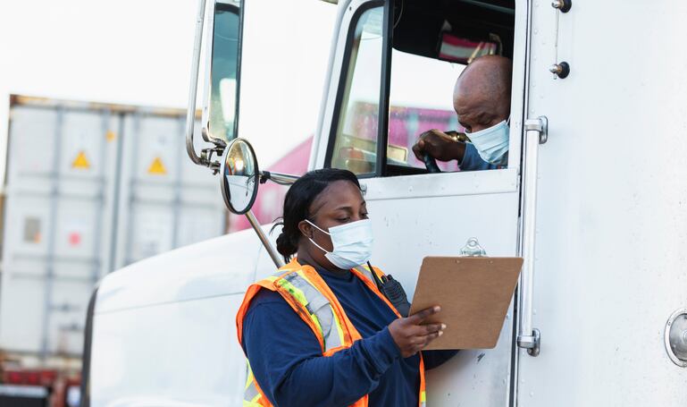 Easing-supply-chain-strain-Walmart-raises-wages-for-truckers-to-woo-more-drivers.jpg