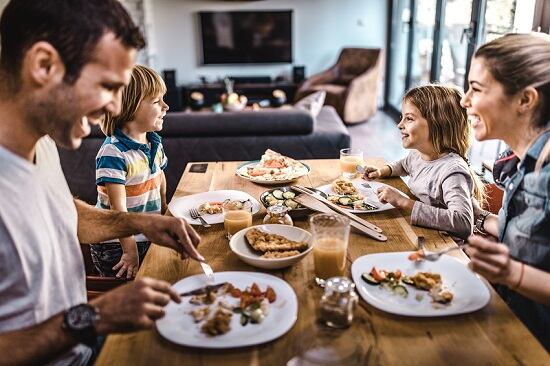 FamilyEatingDinner.jpg