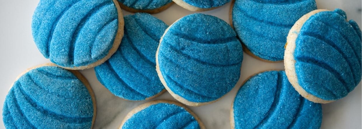 Spirulina extract blue food colouring