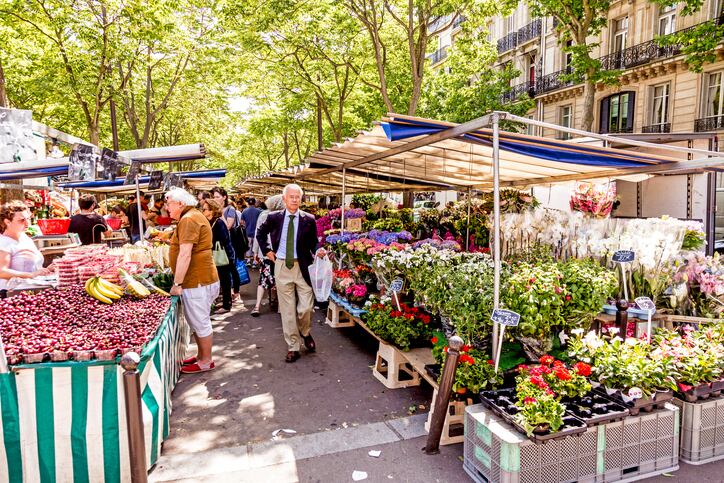 farmers-market-vegetables-france-Credit-Meinzahn.jpg