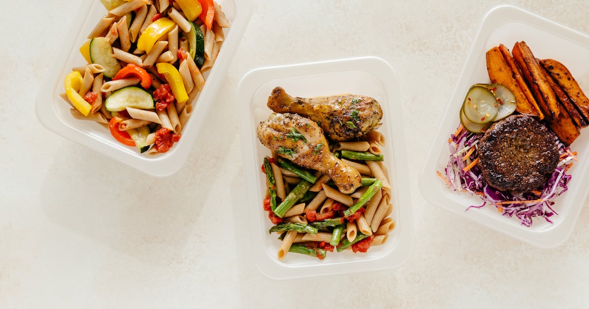 Mealogic offers white labeled meal programs in collaboration with healthcare and wellness brands Mealogic offers white labeled meal programs in collaboration with healthcare and wellness brands
