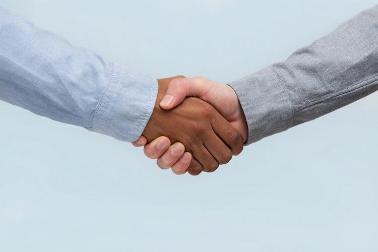 Shaking-hands-Andy-Andrews.jpg