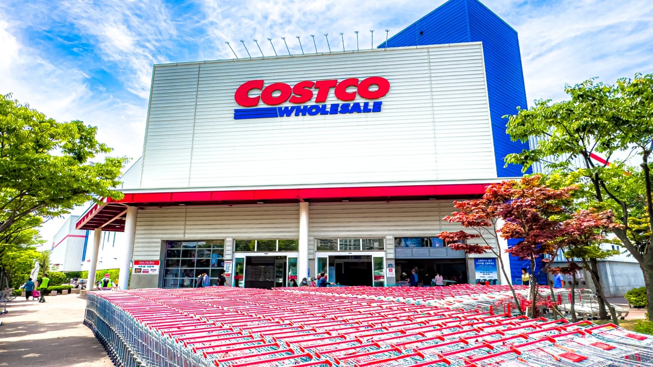 High gas prices fuel Costco memberships and food sales