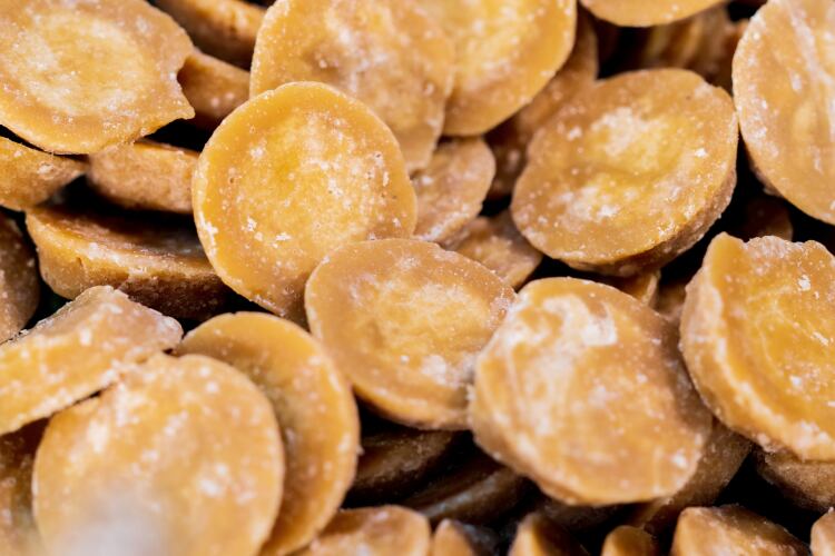 GettyImages-amynapaloha-coconut-sap-sugar.png