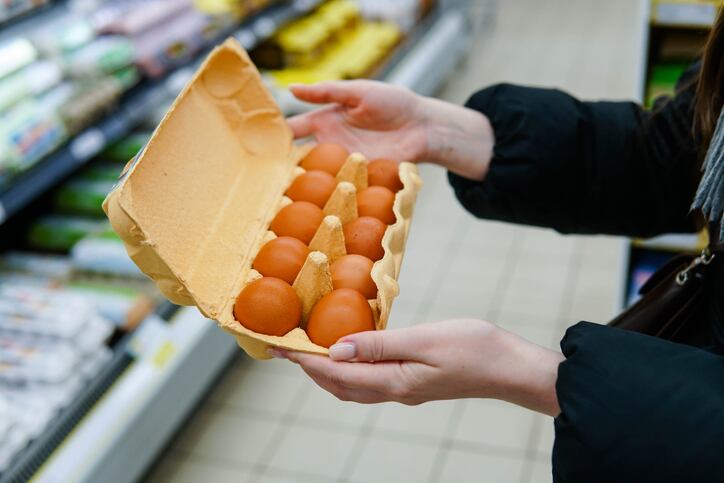 Cal-Maine invests in cage-free eggs as sales plummet due to lower egg prices, bird-flu outbreak