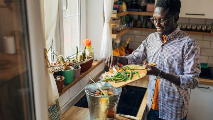 USDA-EPA-FDA-sign-formal-agreement-to-renew-food-waste-programs.jpg