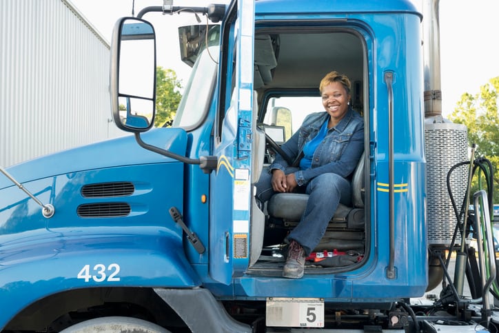 White House, industry team to recruit more truckers, ease supply chain constraints