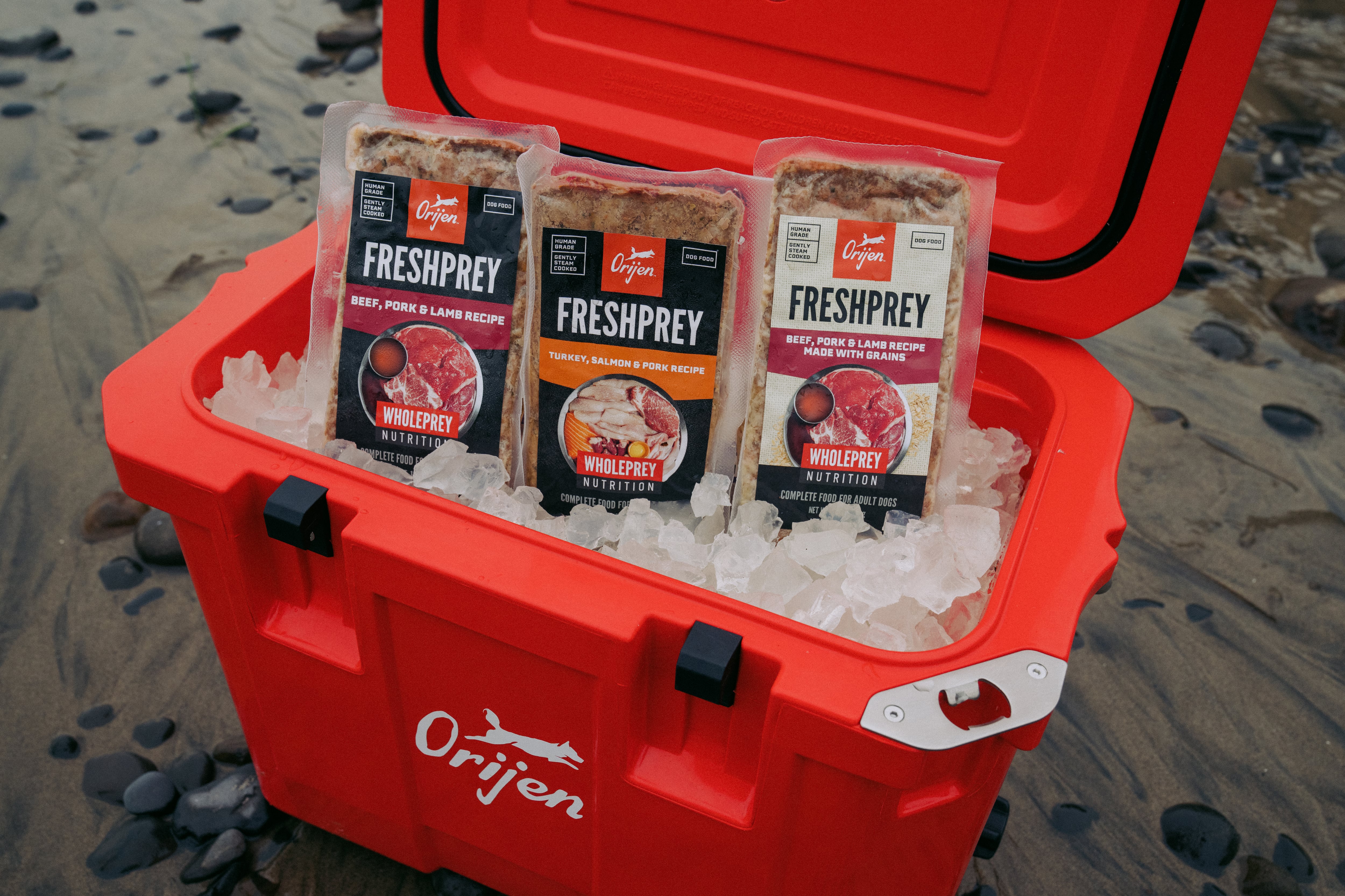 Freshprey features three frozen, ready‑to‑serve recipes: Beef, Pork & Lamb; Turkey, Salmon & Pork; and Chicken & Duck. Each 16‑ounce pack comes in seven-count boxes.