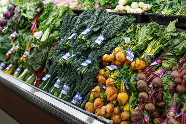 Fresh Thyme Farmers Market produce section