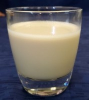 Parabel water lentil milk glass