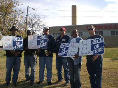 Members of the BCTGM union on strike. Photo Credit: BCTGM