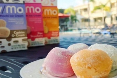 Mochi dough is made with sugar, water, sweet rice flour, egg whites, corn syrup and corn starch