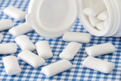 Titanium dioxide is used in everything from chewing gum to some brands of plant-based chicken. Image: GettyImages-santje09