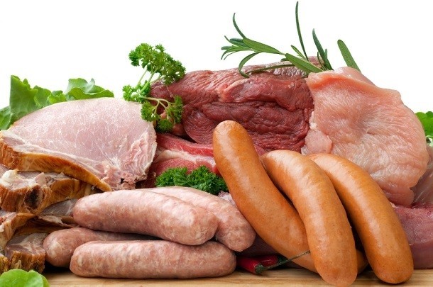 Adding essential oils to uncooked meat could counter the negative effects of HPP on texture, color