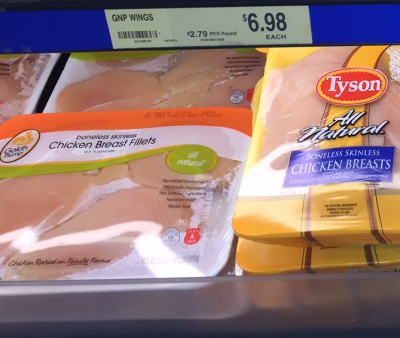 Fresh chicken_Walmart meat case