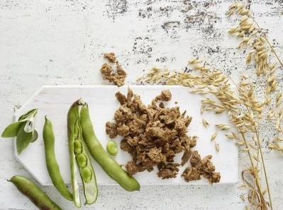 Pulled Oats are made with five ingredients: Oats, faba beans, yellow peas, rapeseed Oil, and salt.  Picture credit: Gold & Green